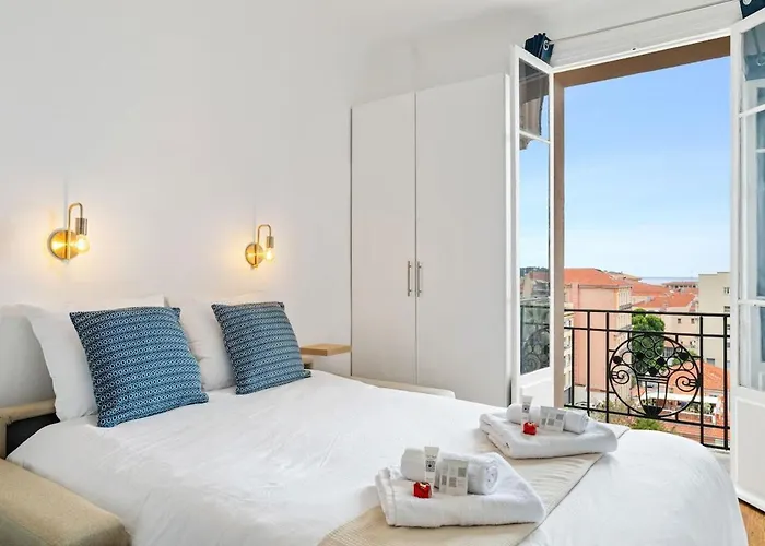 Le Riva - Hyper Centre - Parking - Wifi * Menton