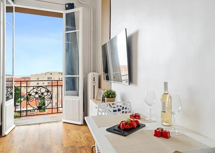 Appartement Le Riva - Hyper Centre - Parking - Wifi Menton