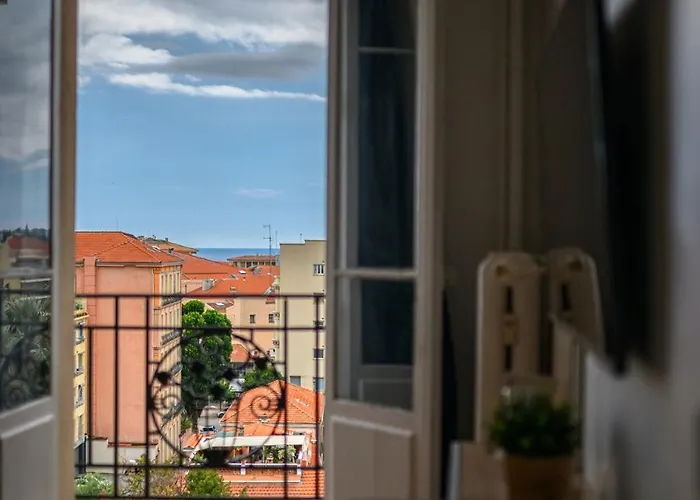 Le Riva - Hyper Centre - Parking - Wifi * Menton